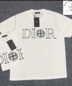 Chất liệu vải may áo thun mềm mại, thoáng khí, thấm hút mồ hôi tốt, mang lại cảm giác dễ chịu khi mặc.